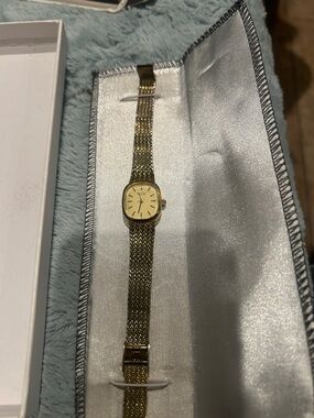 Gold Mesh Bracelet Watch - Unbranded